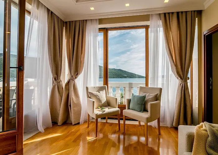 Hedera Residences - Kumbor